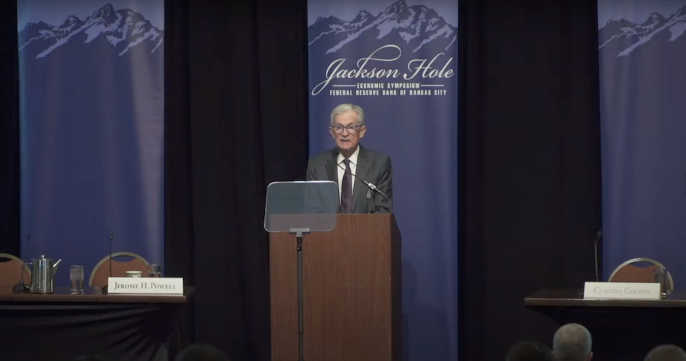 Chủ tịch Fed Jerome Powell phát biểu tại Hội thảo Kinh tế Jackson Hole. Nguồn: Ngân hàng Dự trữ Liên bang Kansas City