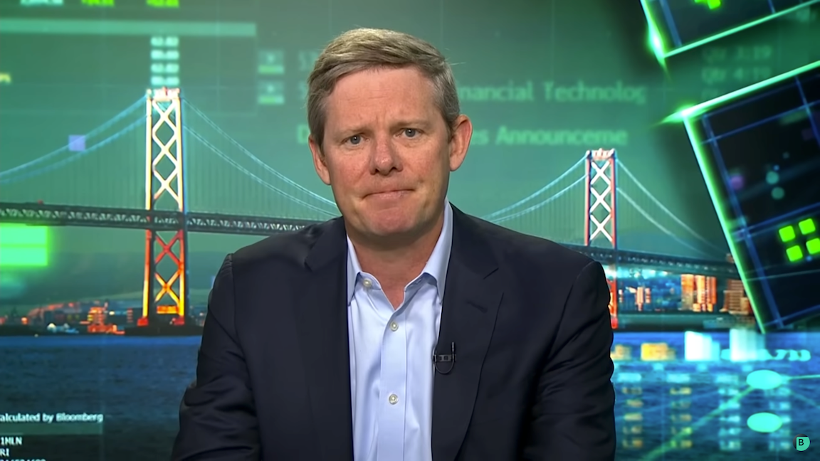 Giám đốc điều hành Visa Ryan McInerney phát biểu với Bloomberg vào tháng Năm. Nguồn: YouTube